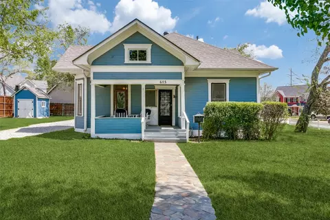 615 S Dooley St, Grapevine, TX 76051