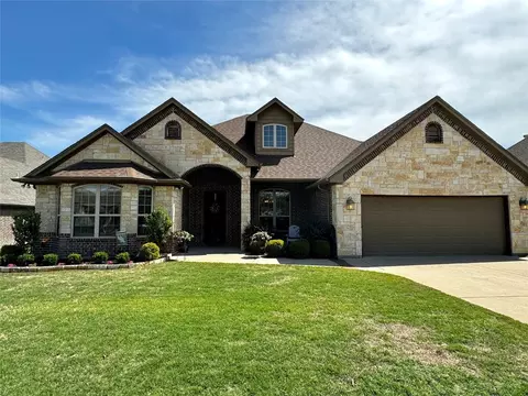 3511 Abes Landing Dr, Granbury, TX 76049