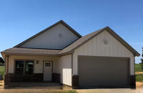 825 Beach Rd, Bowie, TX 76230