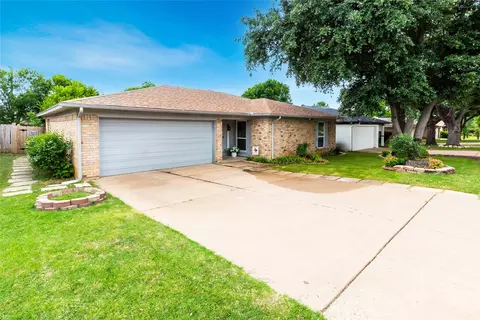 3420 Wedgworth Rd S, Fort Worth, TX 76133