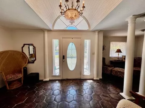 Entry Way - 1613 Lakeshore Dr, Sulphur Springs, TX 75482 photo 1 of 3