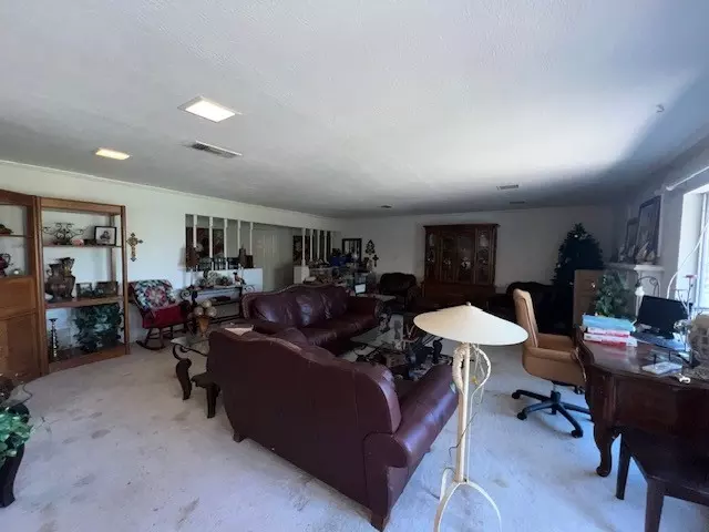 Living - 1613 Lakeshore Dr, Sulphur Springs, TX 75482 photo 2 of 4