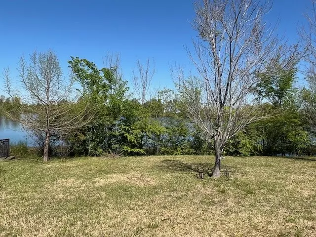 Exterior - 1613 Lakeshore Dr, Sulphur Springs, TX 75482 photo 5 of 7