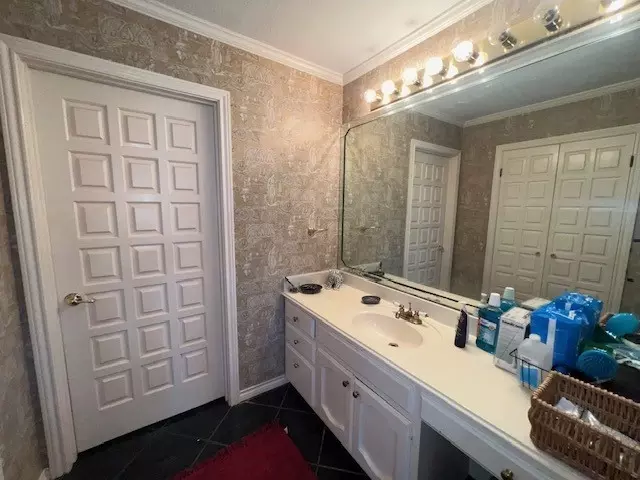 Bath - 1613 Lakeshore Dr, Sulphur Springs, TX 75482 photo 1 of 4