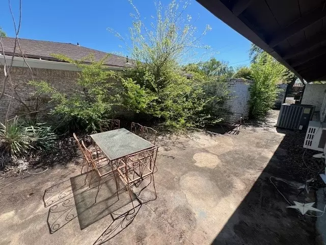 Exterior - 1613 Lakeshore Dr, Sulphur Springs, TX 75482 photo 6 of 7