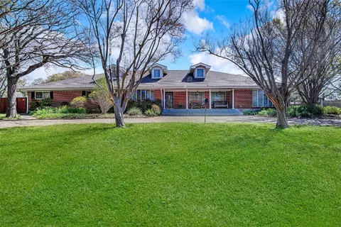711 Crowley Rd, Arlington, TX 76012