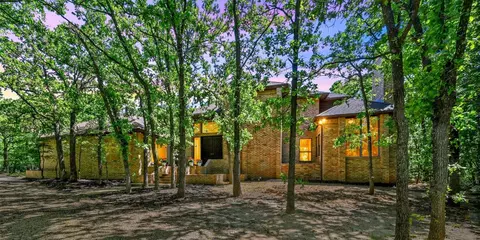 7708 Meadowbrook Dr, Fort Worth, TX 76112