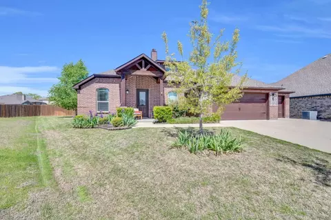 409 Valley Brook Ct, Waxahachie, TX 75165