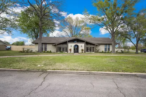 100 Oak Glen Dr, Greenville, TX 75402