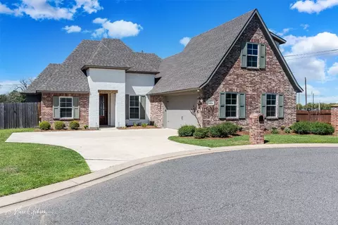 8804 Beau Chene Dr, Shreveport, LA 71115