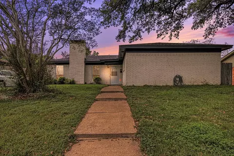 1514 Paris Dr, Grand Prairie, TX 75050