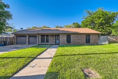 3211 Howard St, Fort Worth, TX 76119