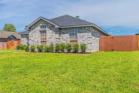 1349 Harvest Hill Ln, Lancaster, TX 75146