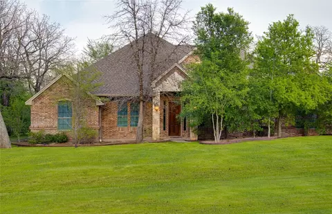209 S Natural Springs Ln, Azle, TX 76020