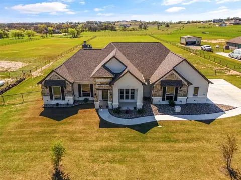 1036 Paradise Pkwy, Poolville, TX 76487