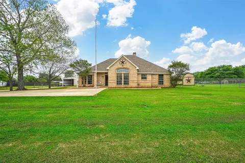 360 Ironstone Rd, Burleson, TX 76028