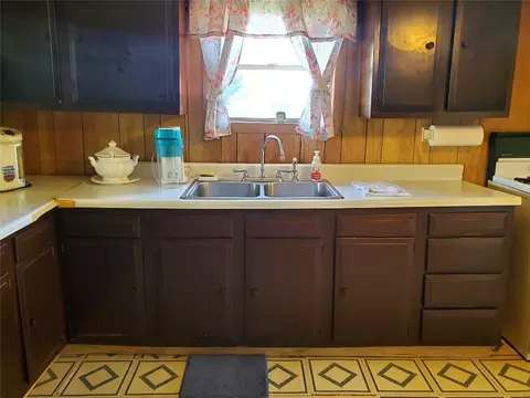 Kitchen - 210 Sam Rayburn Dr W, Ector, TX 75439 photo 3 of 6