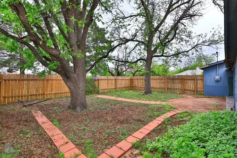 Exterior - 1015 N Avenue D, Haskell, TX 79521 photo 11 of 13