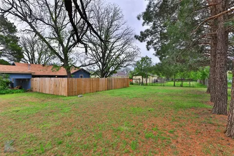 Exterior - 1015 N Avenue D, Haskell, TX 79521 photo 7 of 13
