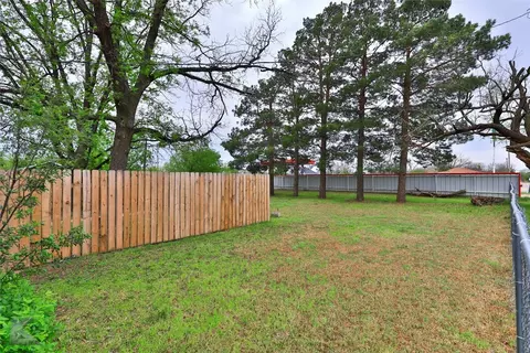 Exterior - 1015 N Avenue D, Haskell, TX 79521 photo 6 of 13