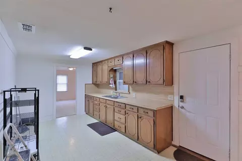 Kitchen - 1015 N Avenue D, Haskell, TX 79521 photo 3 of 4