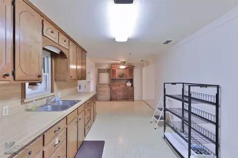 Kitchen - 1015 N Avenue D, Haskell, TX 79521 photo 2 of 4