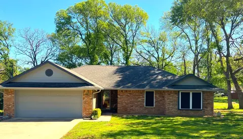 135 Thousand Oaks Dr, Whitney, TX 76692