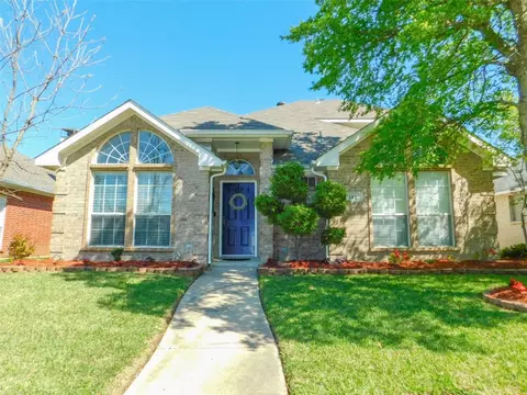 1427 Ross Dr, Lewisville, TX 75067