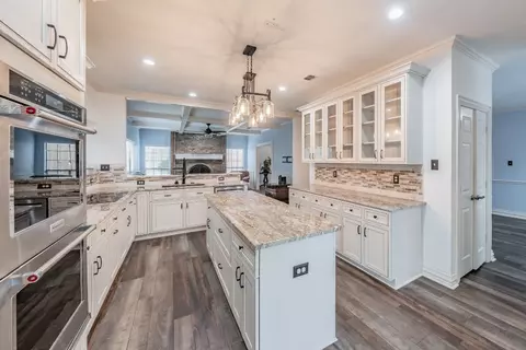 7317 Red Oak St, North Richland Hills, TX 76182