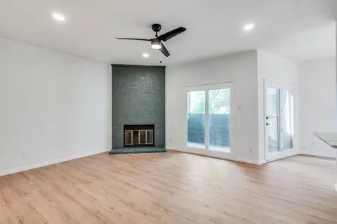 1212 Riverchase Ln #142, Arlington, TX 76011