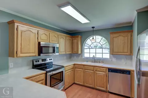 Kitchen - 179 Aspen Dr, Minden, LA 71055 photo 2 of 2
