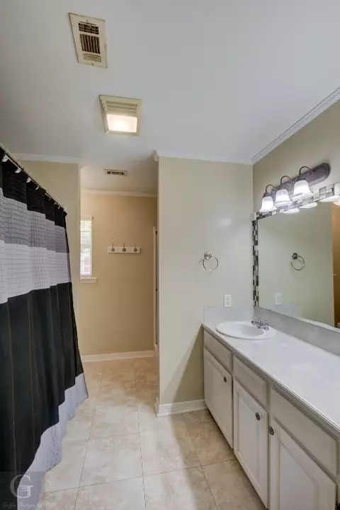 Bath - 179 Aspen Dr, Minden, LA 71055 photo 1 of 5