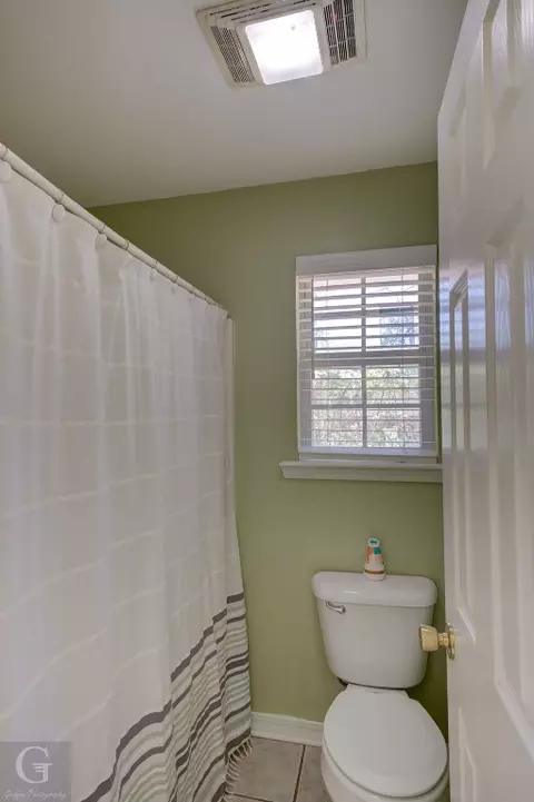 Bath - 179 Aspen Dr, Minden, LA 71055 photo 5 of 5