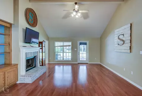 Living - 179 Aspen Dr, Minden, LA 71055 photo 1 of 3