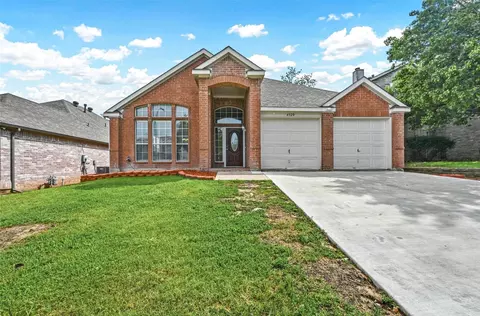 4920 Dougal Ave, Fort Worth, TX 76137