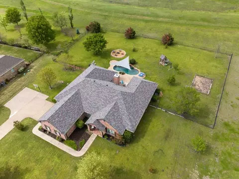 141 Sundance Dr, Van Alstyne, TX 75495