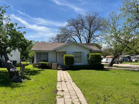 107 Bird Dr, Arlington, TX 76010