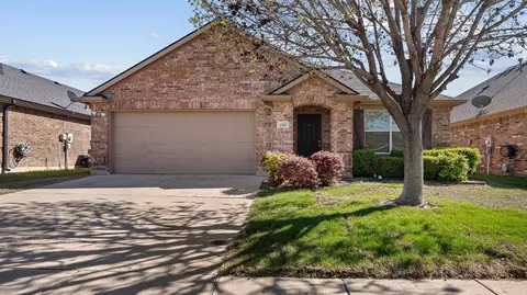 1308 Hennessey Ct, Fort Worth, TX 76131
