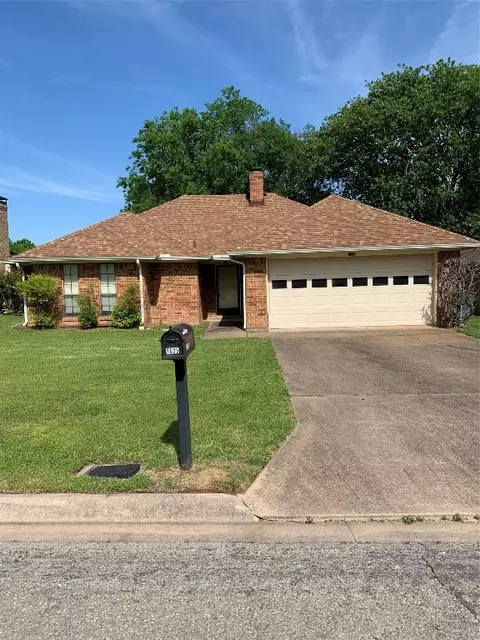 1605 N Grant Dr, Sherman, TX 75092