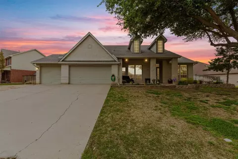 2 Adams Ct, Mansfield, TX 76063