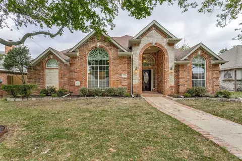 7019 Glacier Dr, Dallas, TX 75227