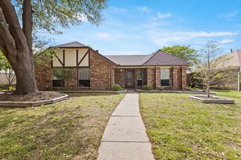 330 Trail View Ln, Garland, TX 75043