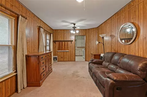400 S Puryear St, Saint Jo, TX 76265