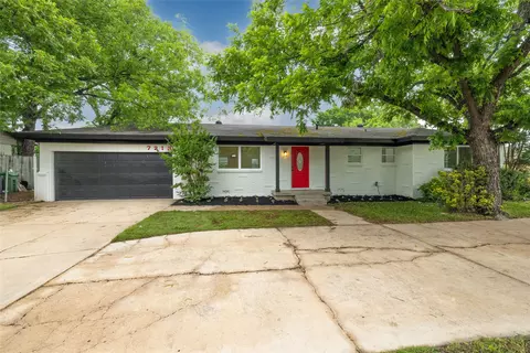 7213 Karen Dr, North Richland Hills, TX 76180