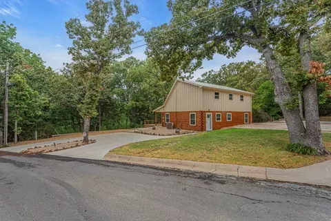227 Shoreline Rd, Pottsboro, TX 75076