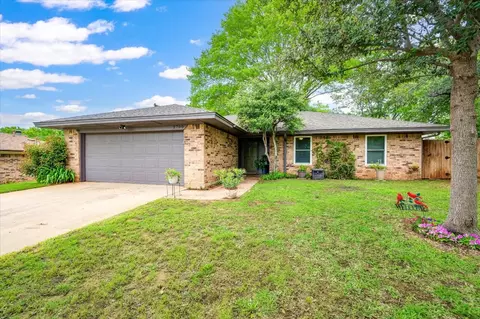 2700 Cardinal Dr, Grapevine, TX 76051