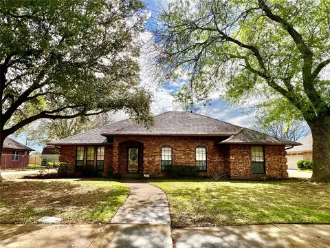 703 Mulberry St, Forney, TX 75126