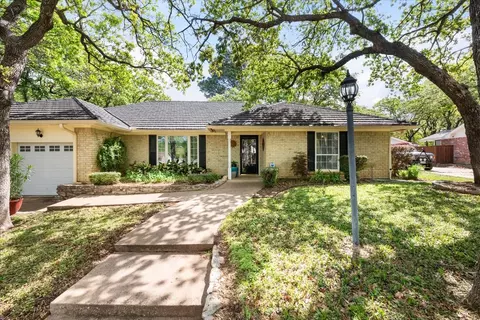 1819 Burr Oak St, Arlington, TX 76012