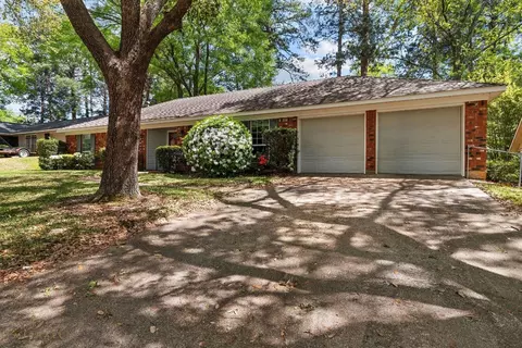 2037 N Kirkwood Dr, Shreveport, LA 71118