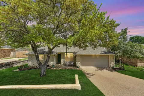 1317 Nueces Ct, Benbrook, TX 76126
